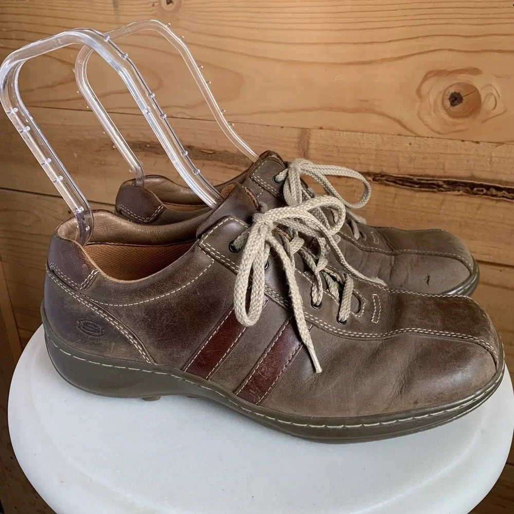 Skechers Mens 9.5 4400 Brown Casual Oxford Shoes y2k Skater Streetwear Sneakers